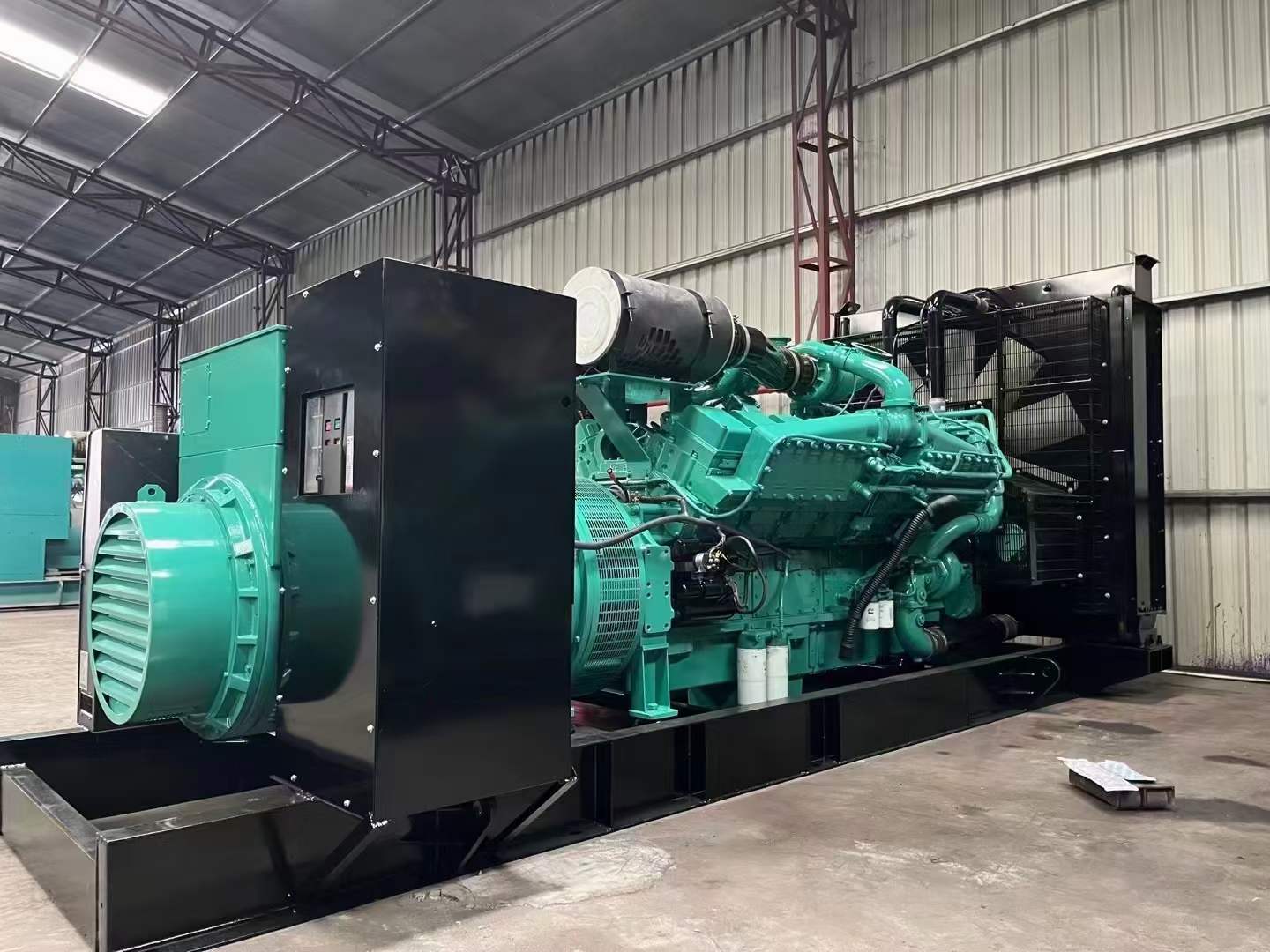 格尔木如何降低 800kW 柴油发电机输出电流的波动?
